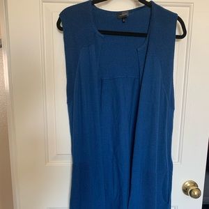 Long sleeveless sweater